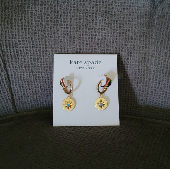 Kate Spade♠️ Gold💛 Star ⭐Medallion Huggie Hoop Earrings - Picture 5 of 16